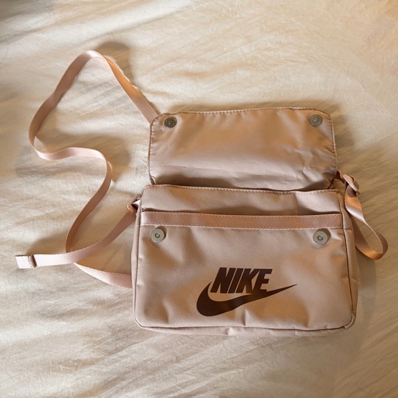 Nike Crossbody Bag - Picture 2 of 5